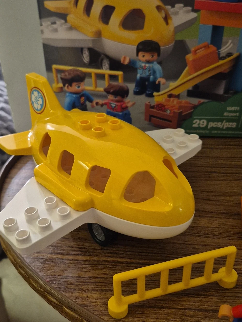 Lego Duplo 20871 Airport Playset - Yellow and Blue Like New 90 % Complete.